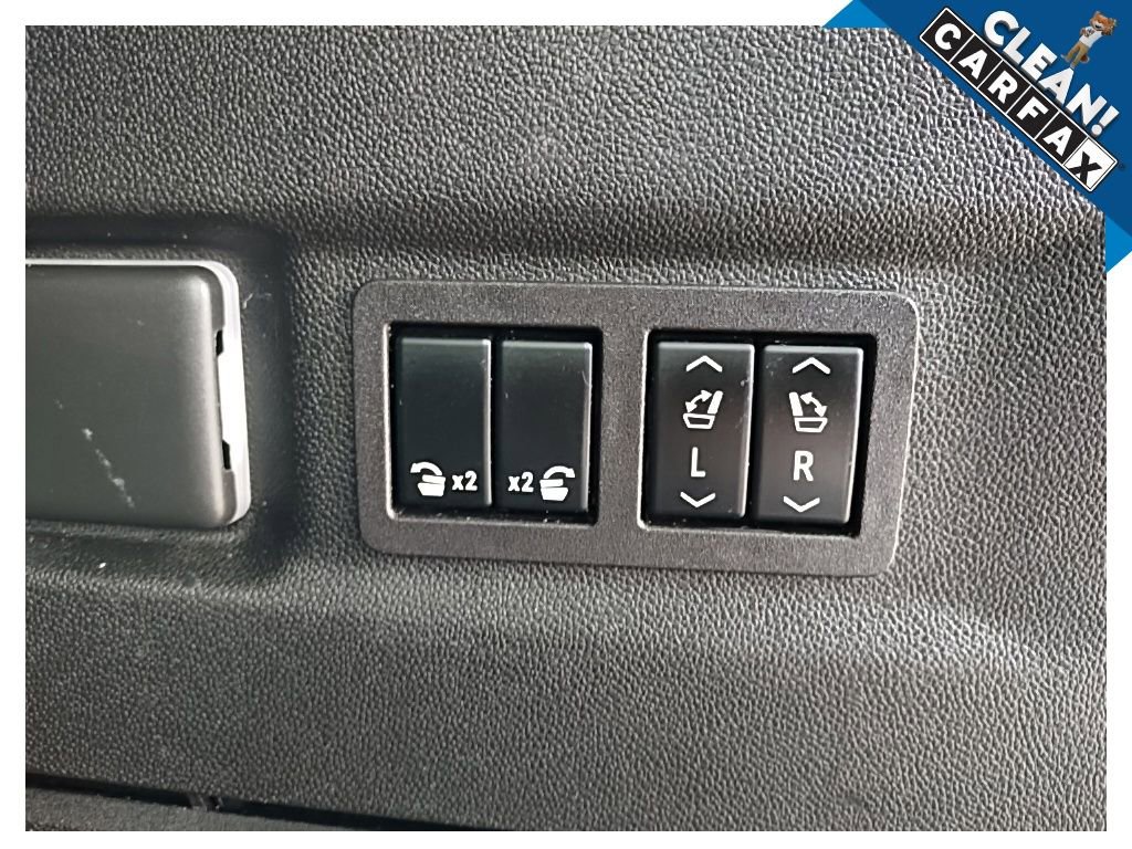 Used 2023 GMC Yukon XL Denali AWD/4WD image 59