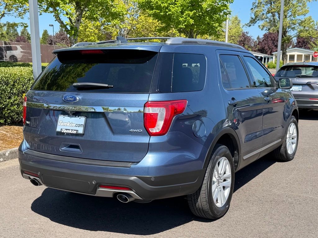 Used 2018 Ford Explorer XLT AWD/4WD image 7