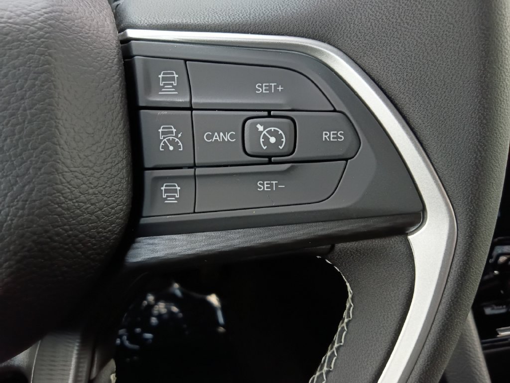 New 2026 Jeep Grand Cherokee L Laredo RWD image 25
