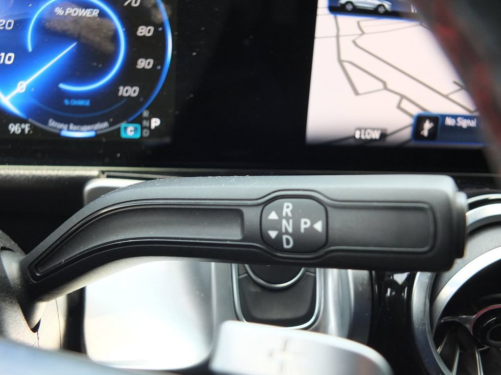 Used 2024 Mercedes-Benz EQB 300 4MATIC image 32