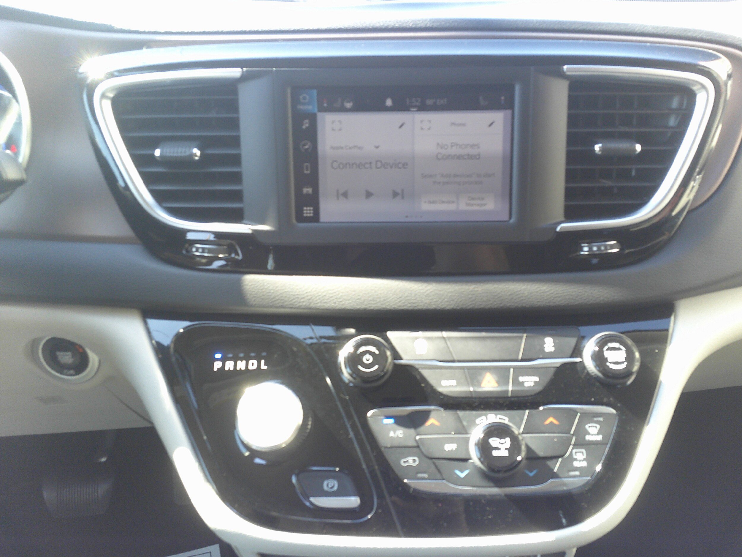 Used 2023 Chrysler Voyager LX FWD image 20