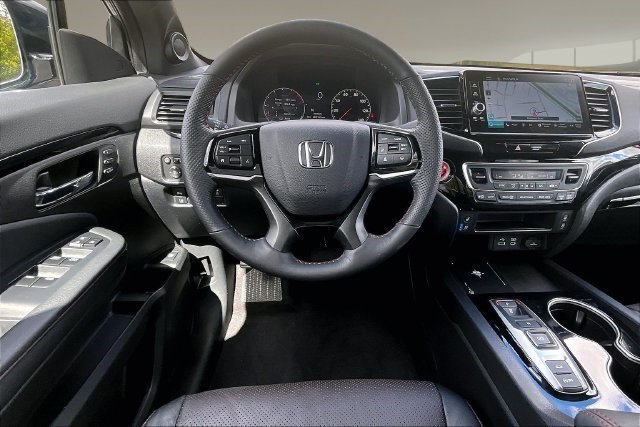 Certified 2026 Honda Ridgeline Black Edition image 9