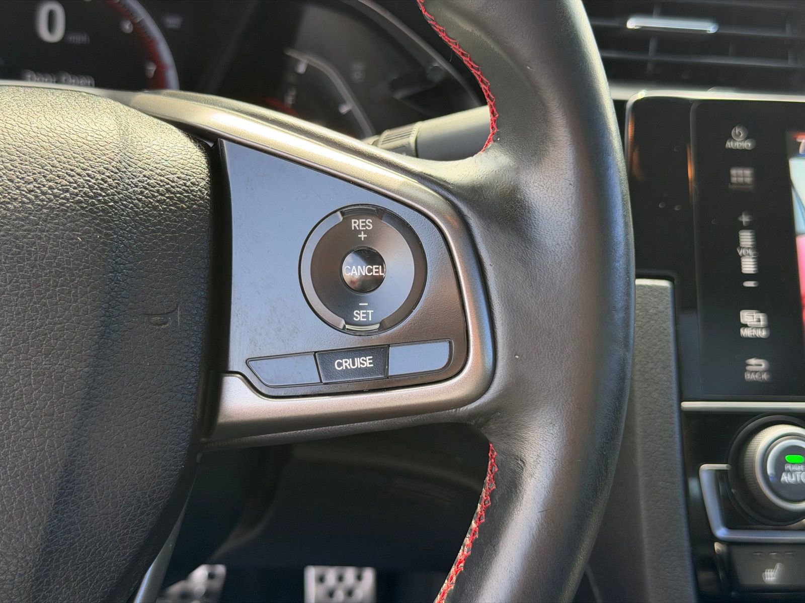 Used 2018 Honda Civic Si image 16