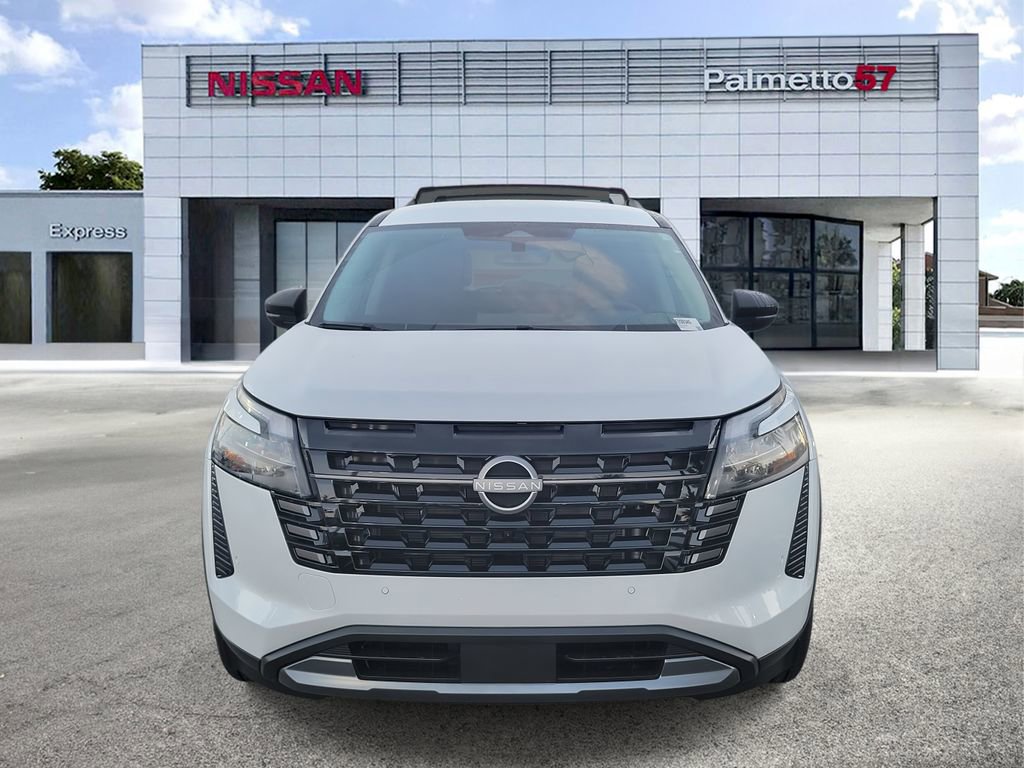 New 2026 Nissan Pathfinder SL image 2