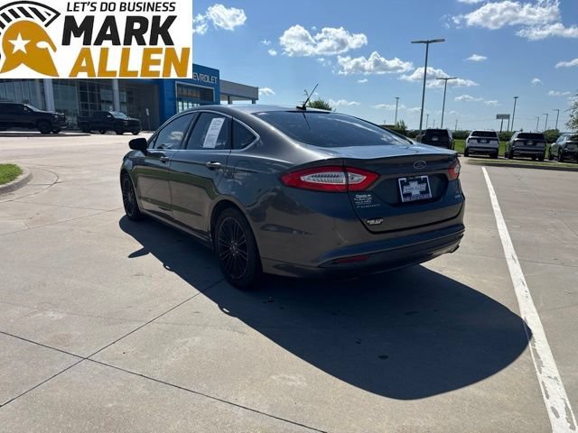 Used 2016 Ford Fusion SE w/ Equipment Group 202A FWD image 4