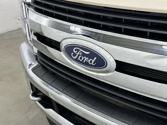 Used 2017 Ford F250 XLT w/ XLT Premium Package AWD/4WD image 30