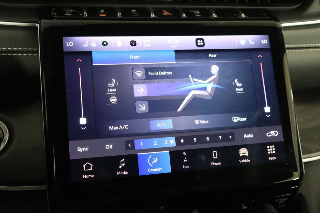 Used 2023 Jeep Grand Cherokee L Limited w/ Black Appearance Package image 34