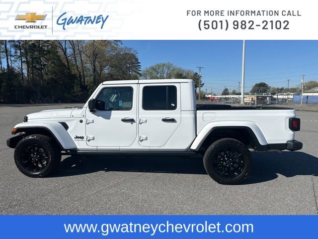 Used 2025 Jeep Gladiator Sport image 8