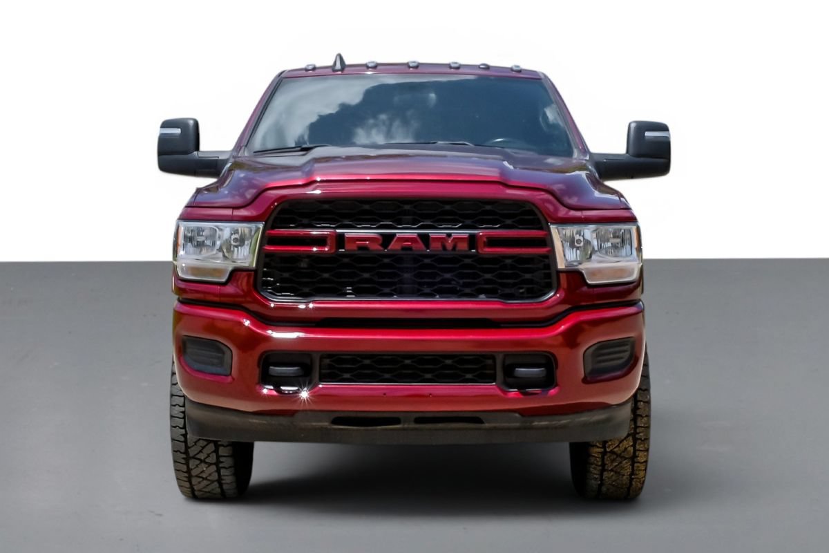 Used 2024 RAM 3500 Tradesman w/ Chrome Appearance Group AWD/4WD image 3