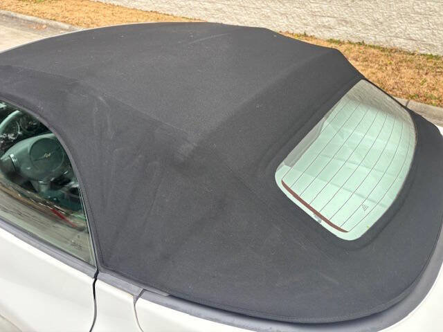 Used 2005 Chrysler Crossfire Limited image 10