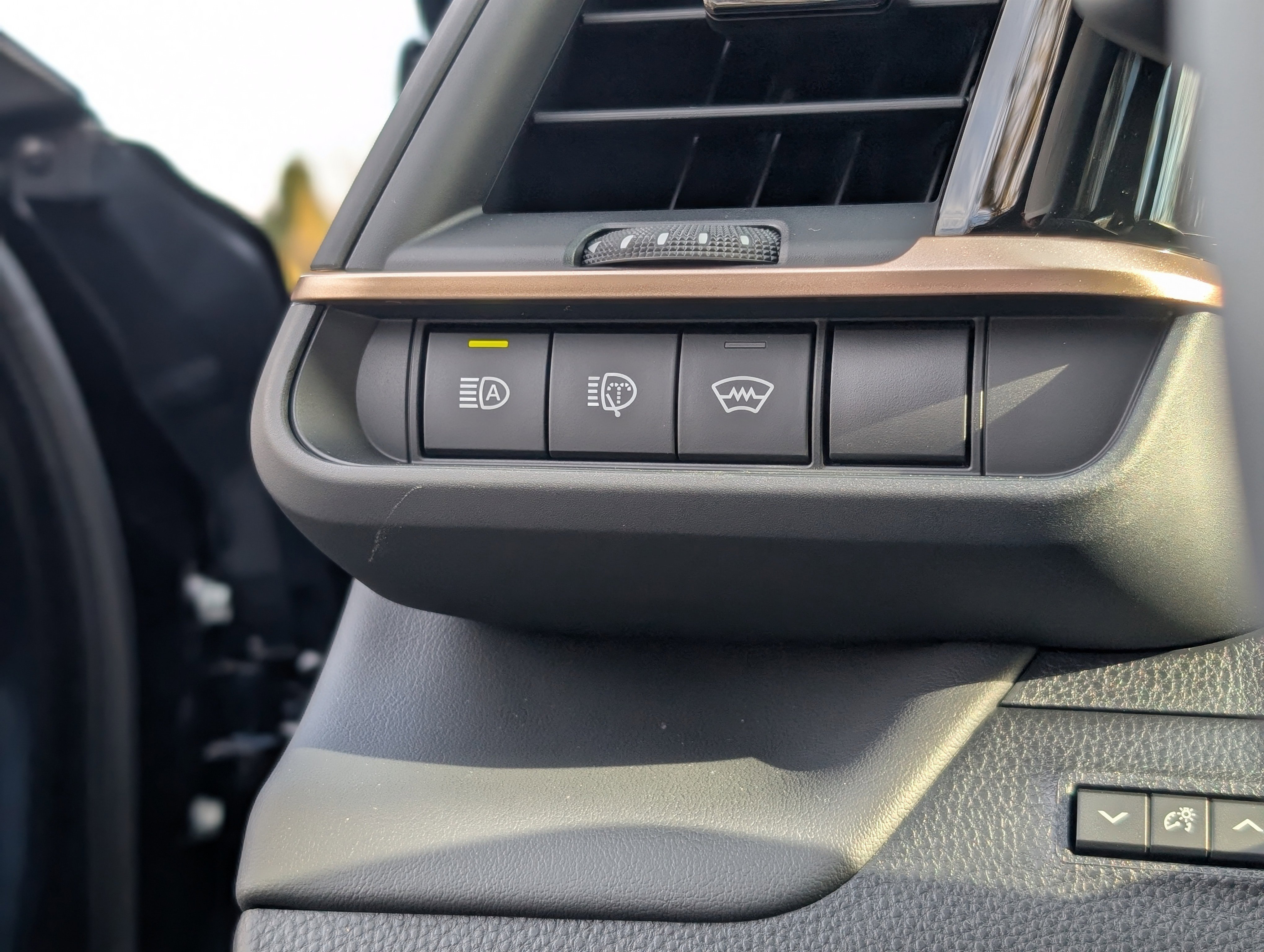 New 2025 Toyota Crown Signia image 22