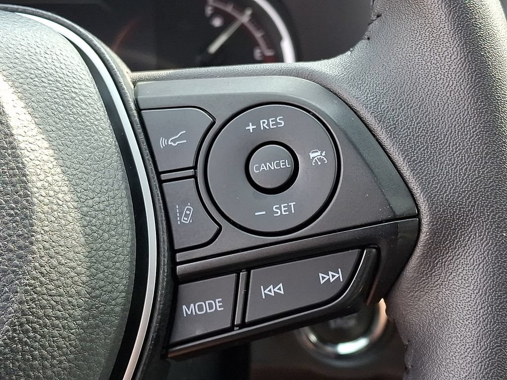 Certified 2025 Toyota RAV4 XLE Premium AWD/4WD image 26