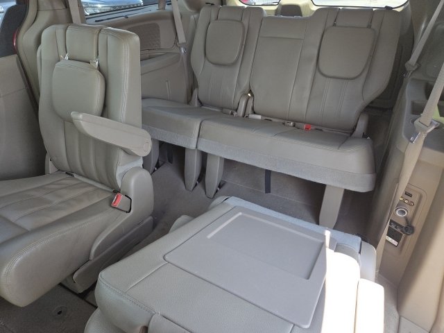 Used 2015 Chrysler Town & Country Touring w/ Driver Convenience Group FWD image 14