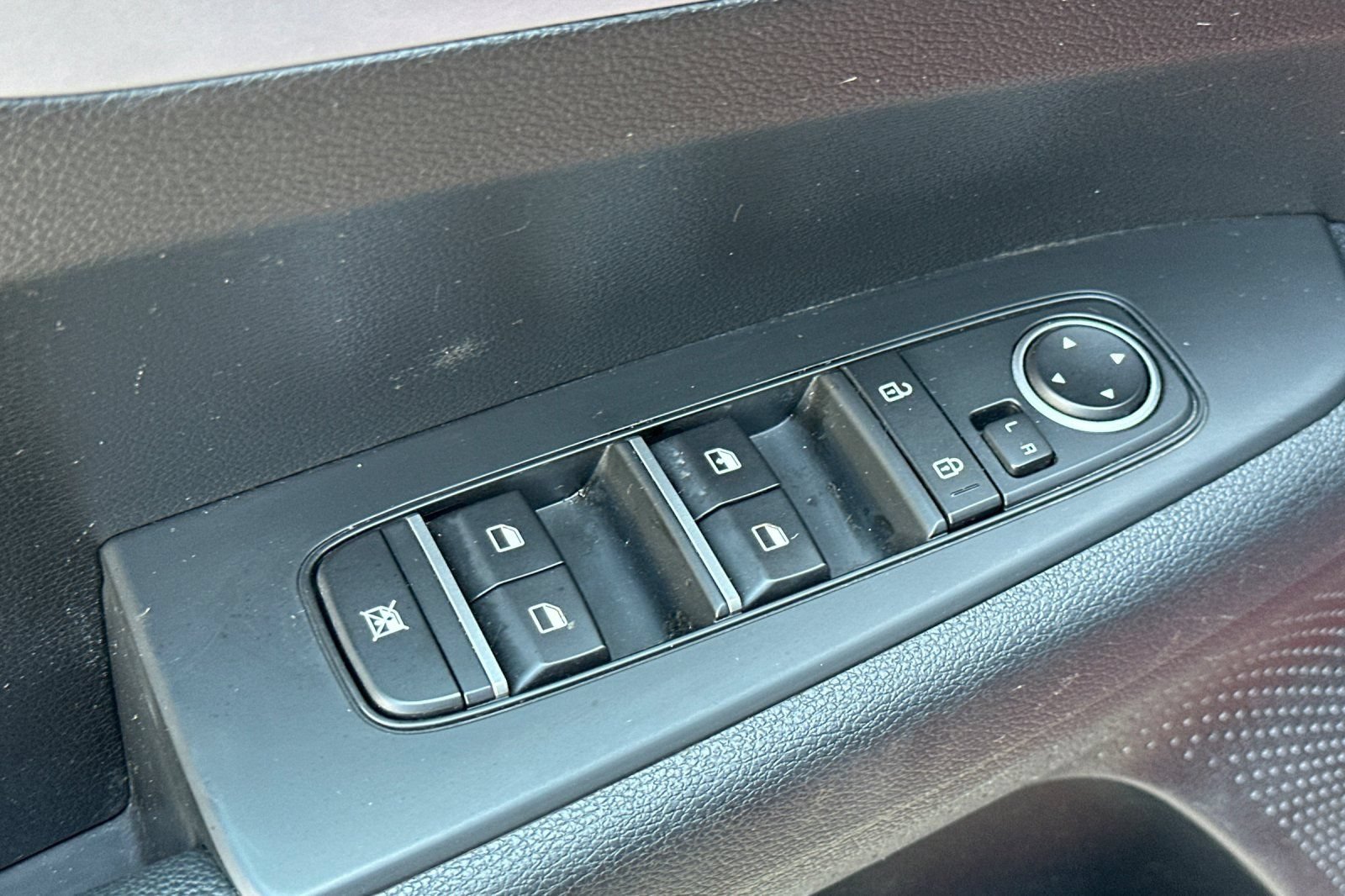 Used 2024 Kia Forte LXS w/ LXS Technology Package FWD image 12