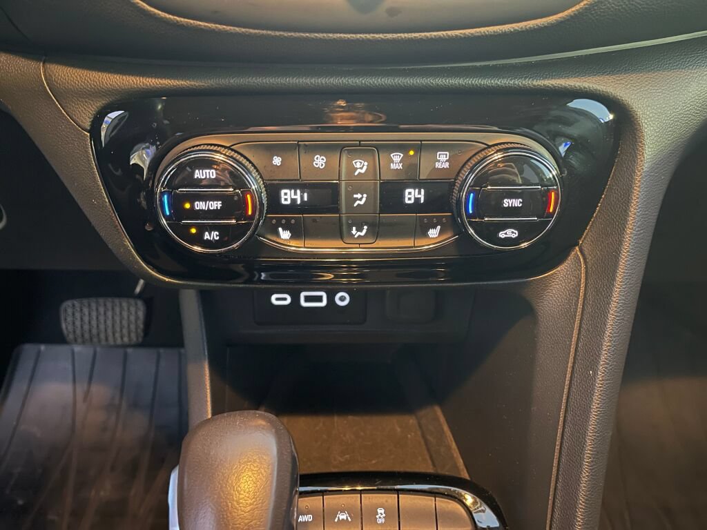 Used 2020 Buick Encore GX Select AWD/4WD image 11