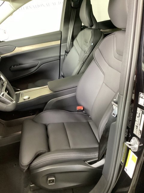 New 2025 Volvo EX90 Ultra w/ Protection Package Premier image 11