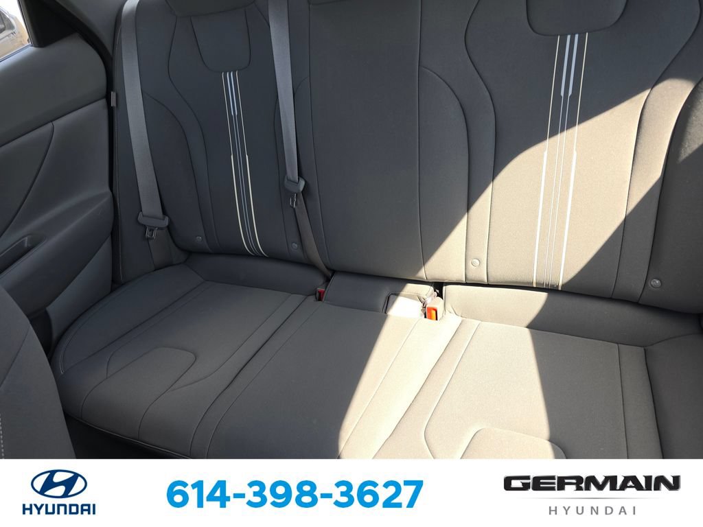 Used 2024 Hyundai Elantra SEL FWD image 19