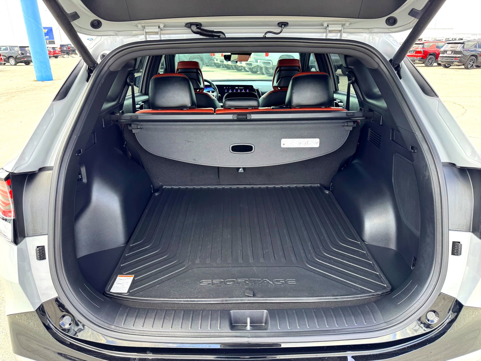 Used 2025 Kia Sportage SX FWD image 8