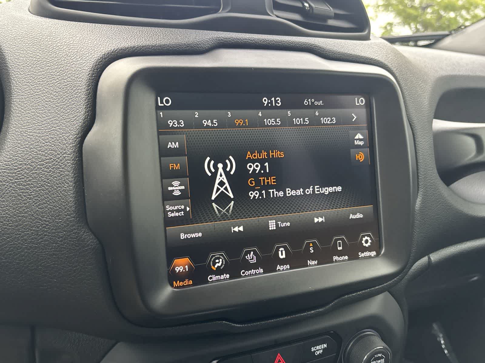 Certified 2022 Jeep Renegade Latitude w/ Convenience Group AWD/4WD image 14