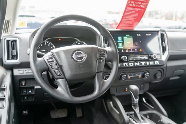 Certified 2025 Nissan Frontier SV image 13
