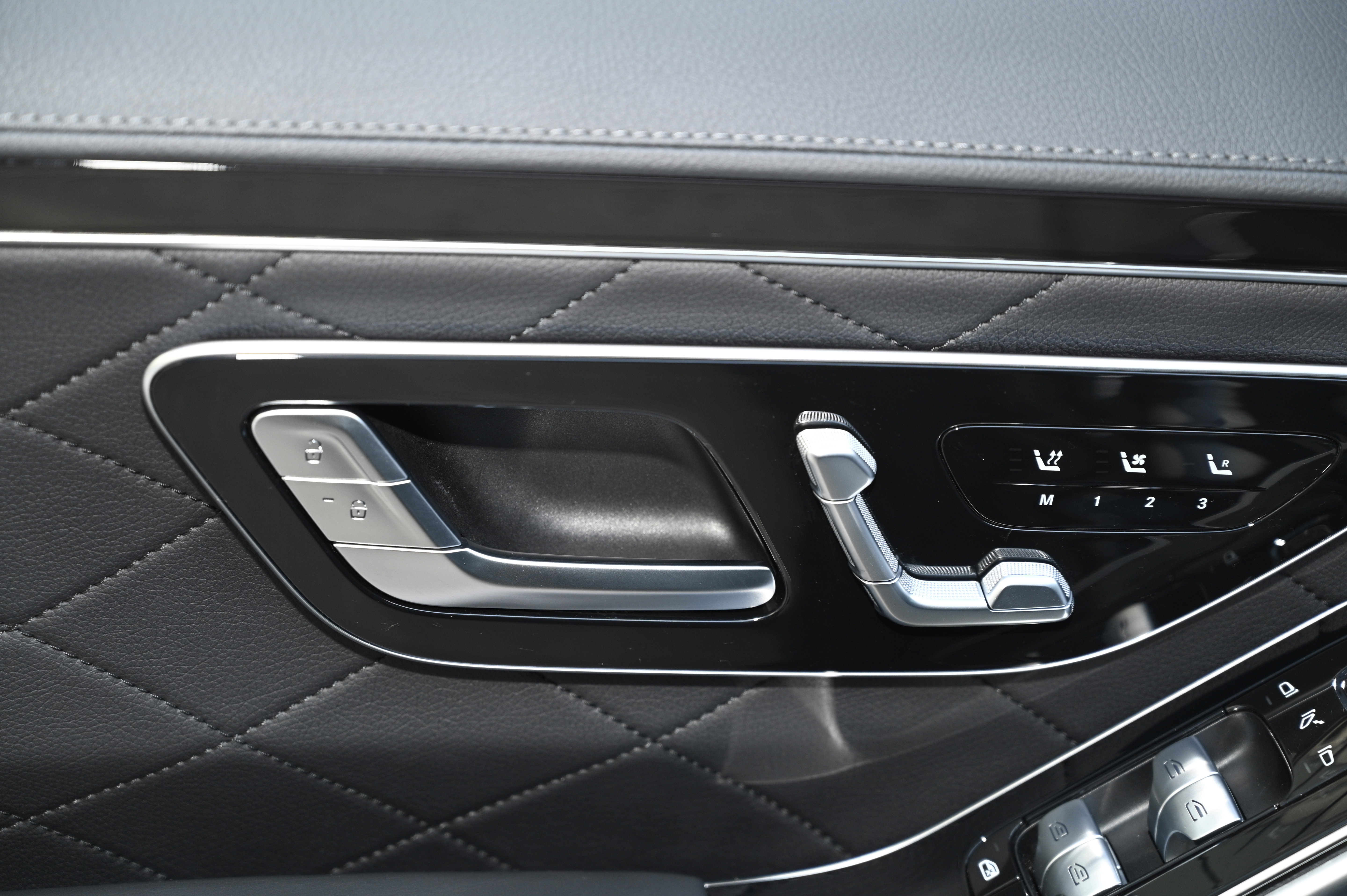 Used 2022 Mercedes-Benz S 580 4MATIC Sedan image 18