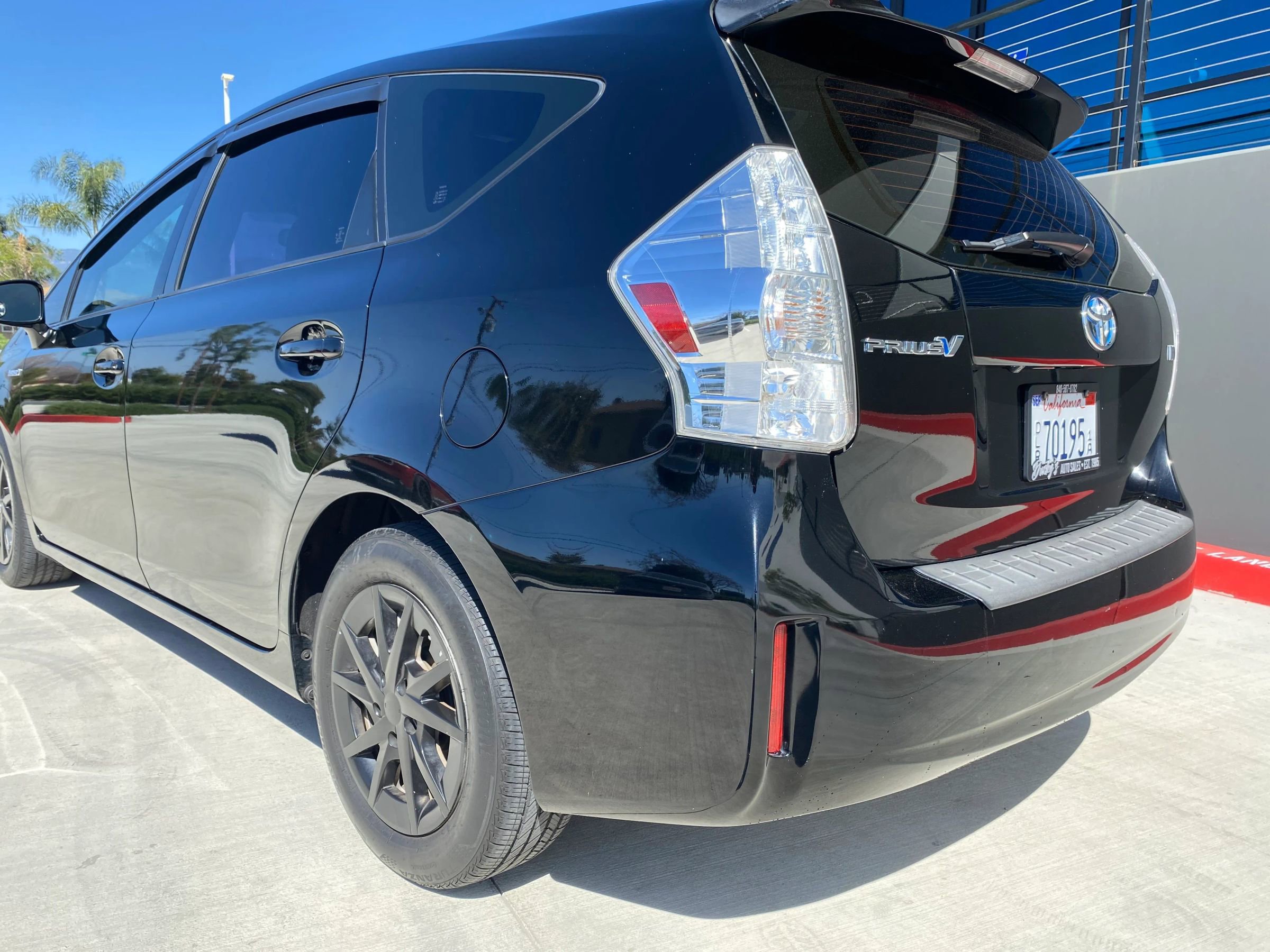 Used 2014 Toyota Prius V Three image 24