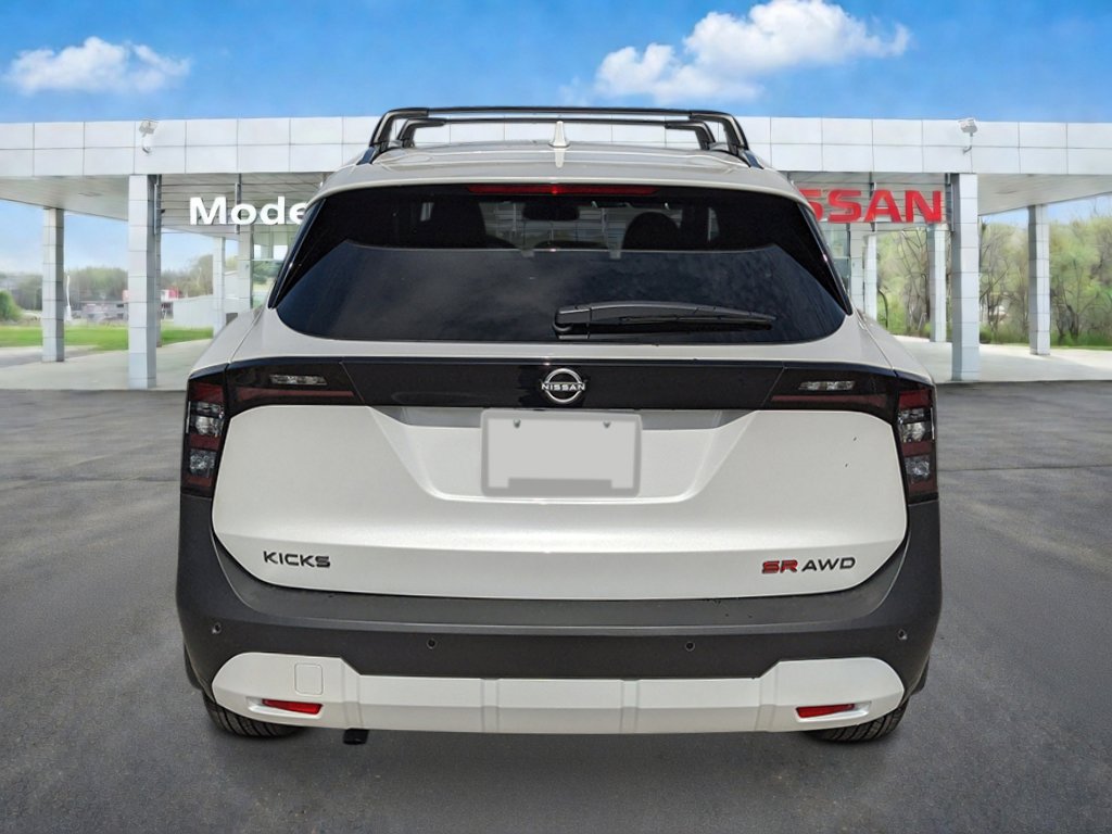 New 2026 Nissan Kicks SR w/ Cold Weather Package image 4