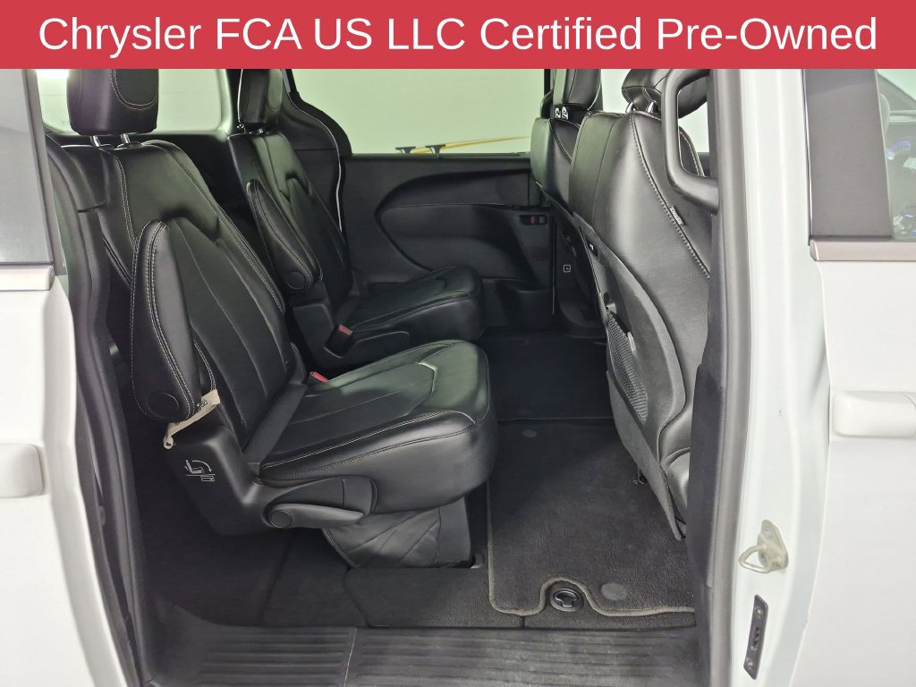 Certified 2025 Chrysler Pacifica Select FWD image 34