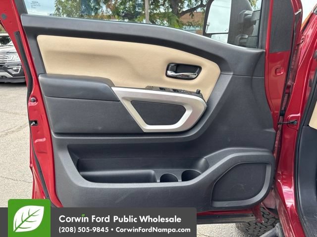 Used 2019 Nissan Titan SV AWD/4WD image 14