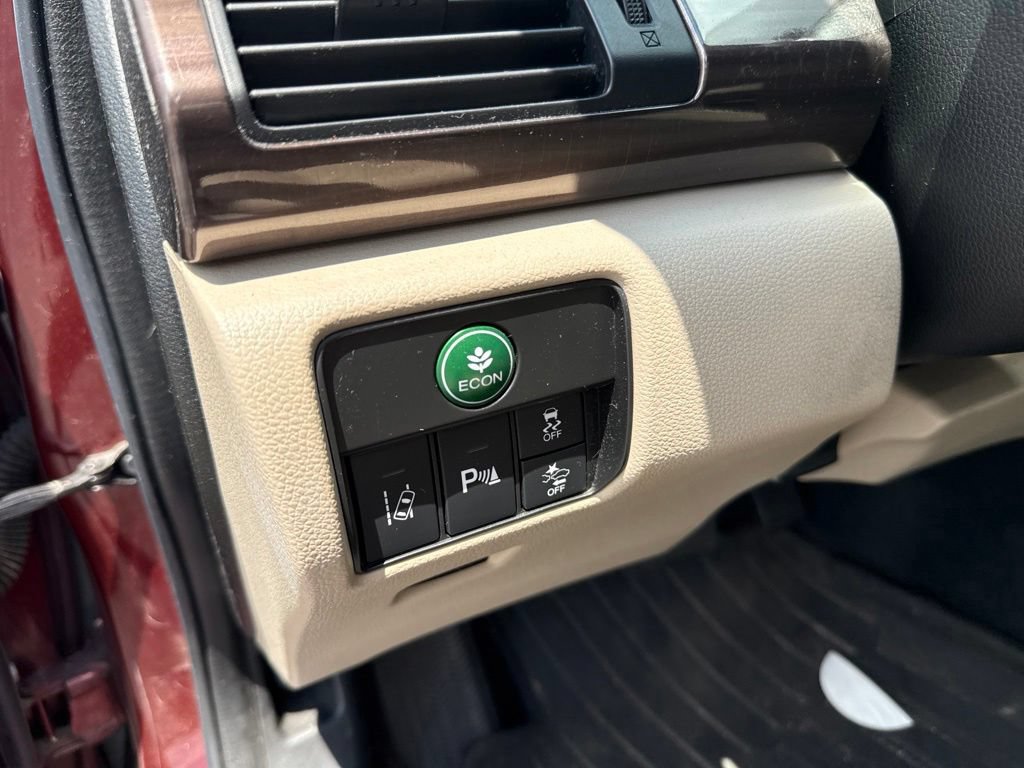 Used 2017 Honda Accord Touring image 19