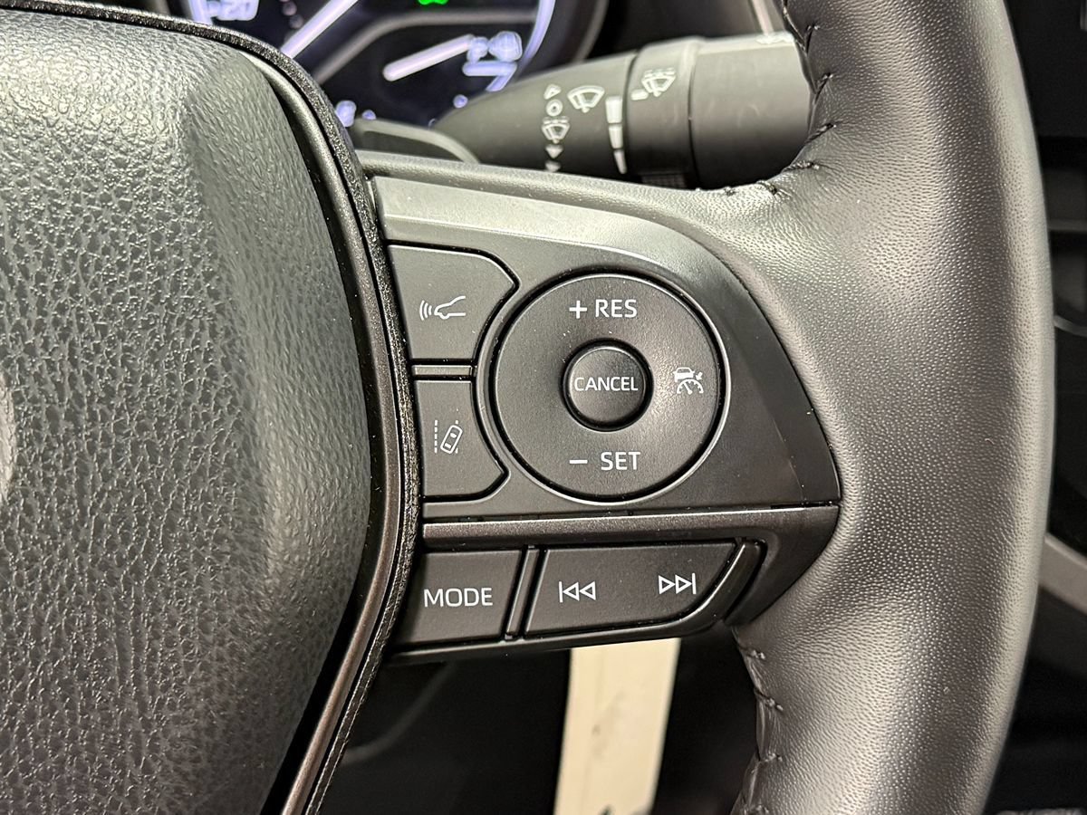 Used 2024 Toyota Camry SE FWD image 17