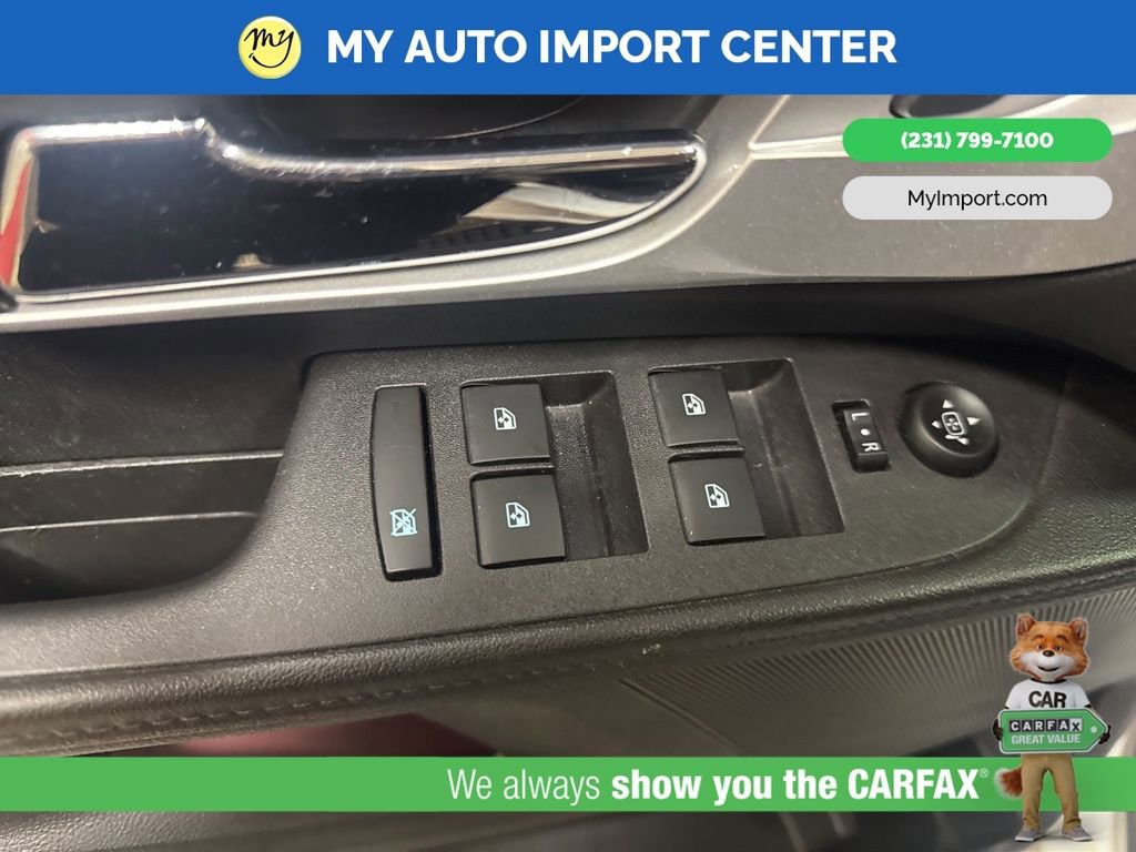 Used 2017 Chevrolet Equinox LT w/ Convenience Package image 11