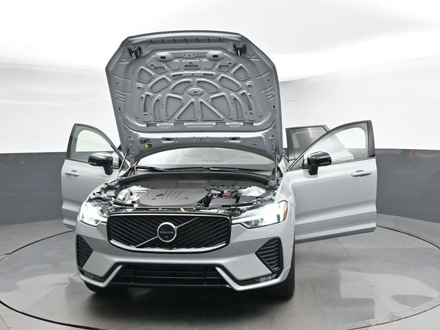New 2026 Volvo XC60 B5 Plus w/ Protection Package Premier AWD/4WD image 54