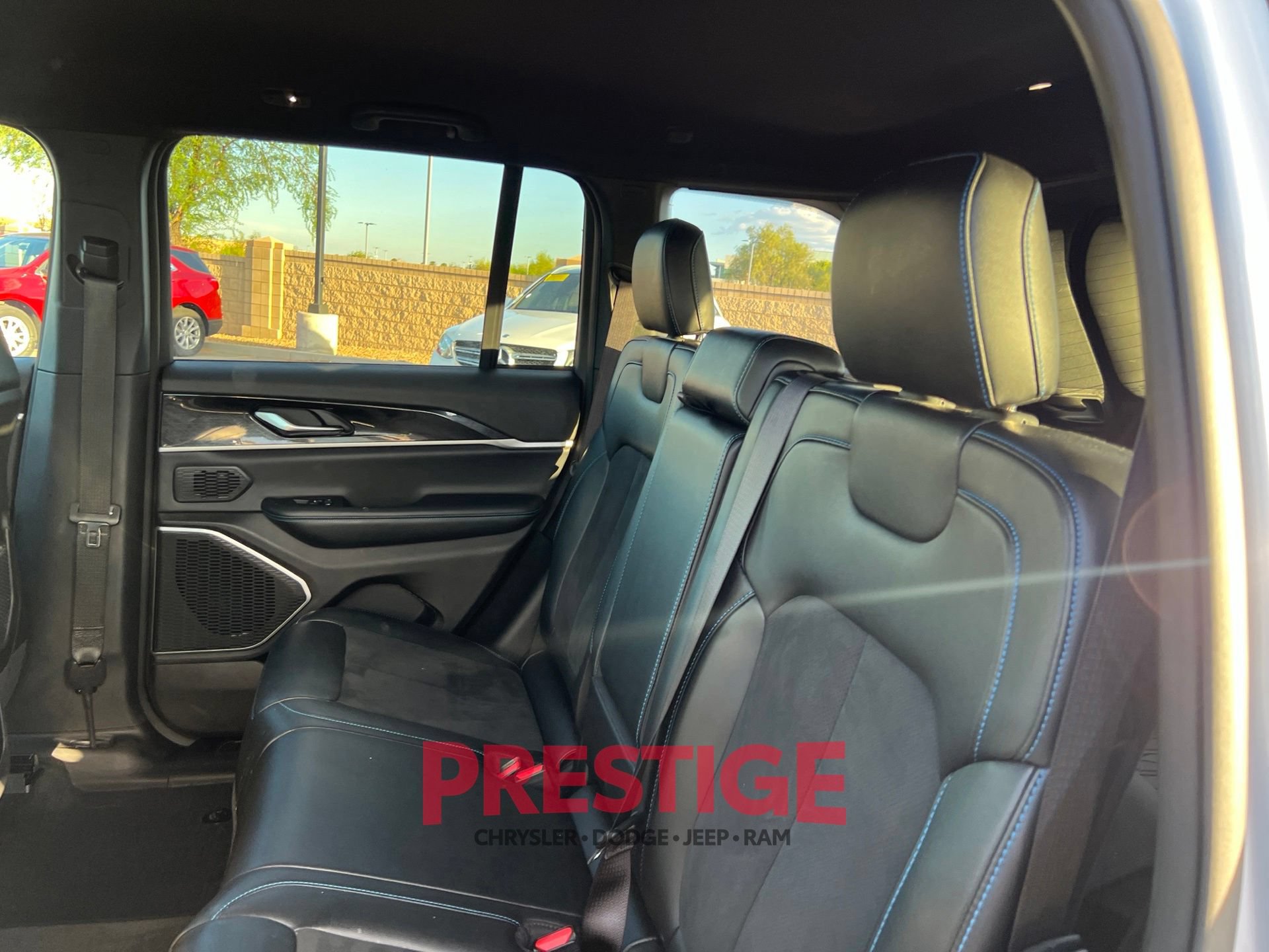Used 2022 Jeep Grand Cherokee Trailhawk AWD/4WD image 20
