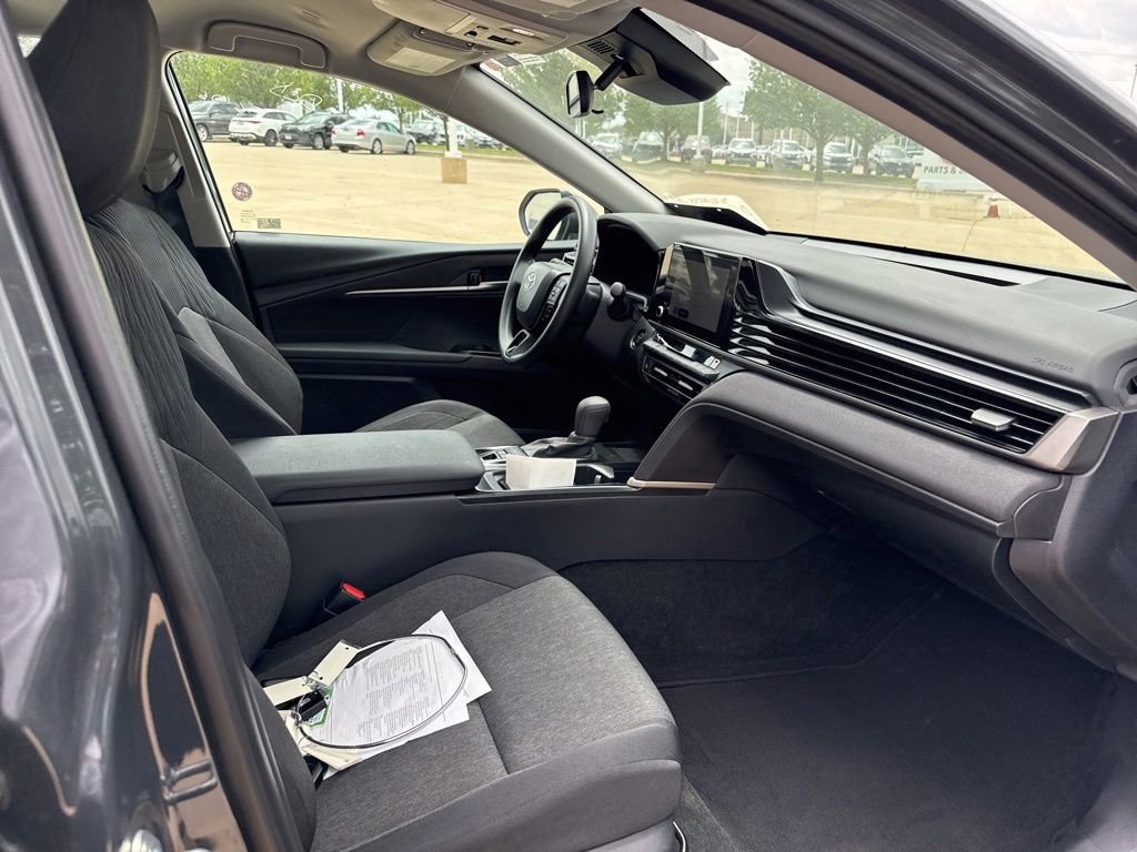 Used 2026 Toyota Camry LE FWD image 17