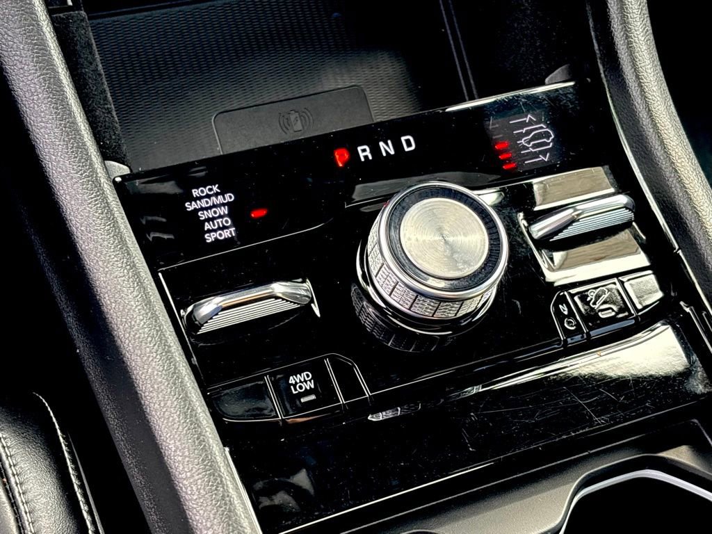 Used 2022 Jeep Grand Cherokee Overland w/ Luxury Tech Group IV AWD/4WD image 20