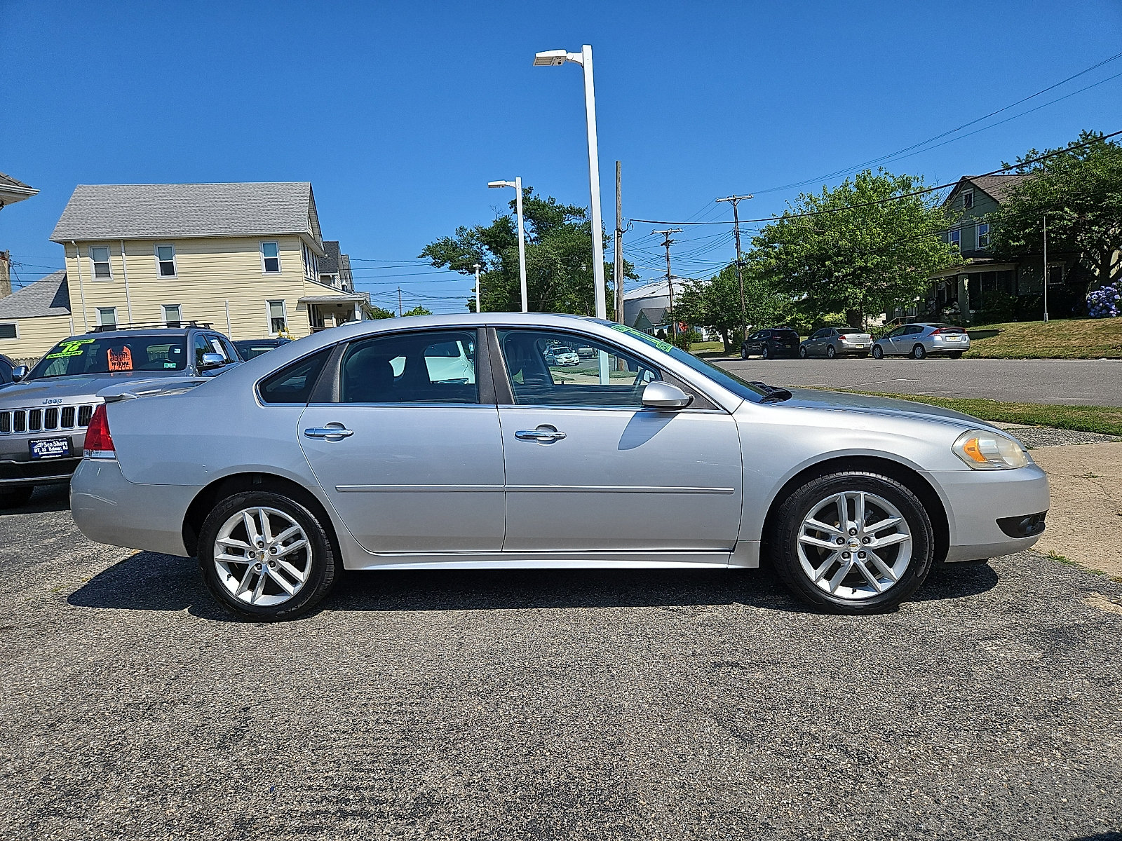 Used 2012 Chevrolet Impala LTZ FWD image 7