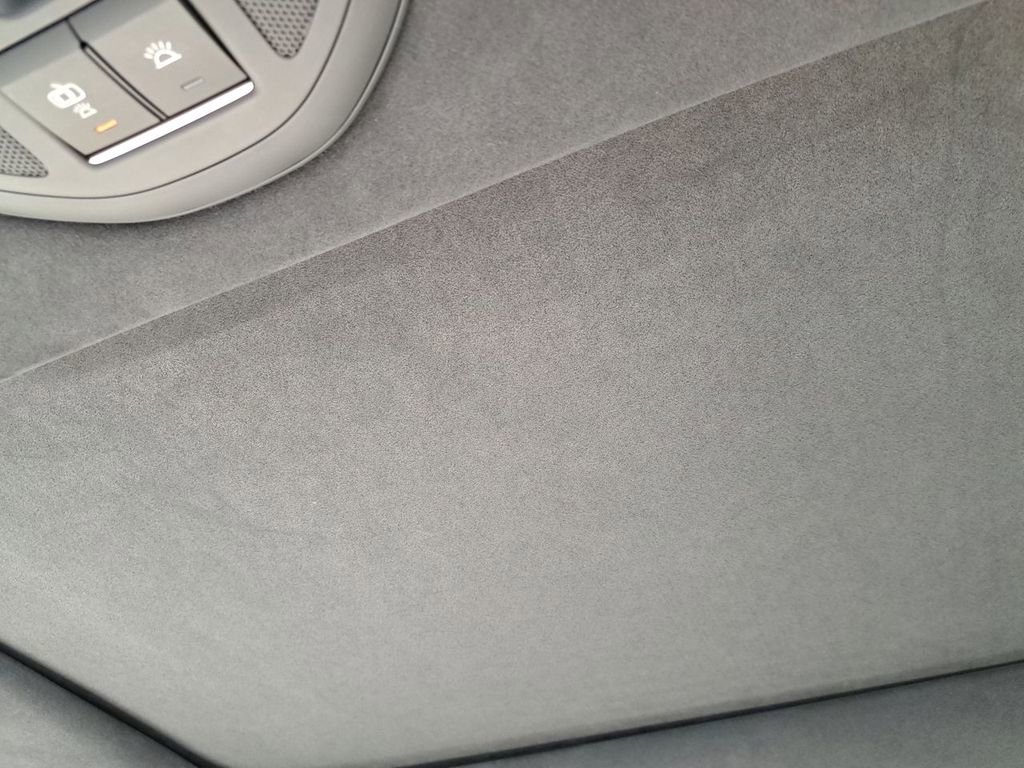 Used 2022 Genesis G70 3.3T image 21