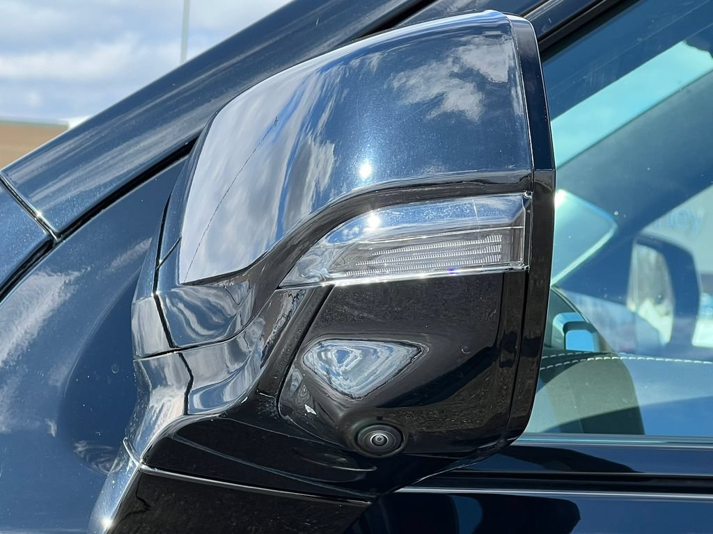 Certified 2025 Cadillac Escalade Sport Platinum w/ LPO, Floor Liner Package AWD/4WD image 49