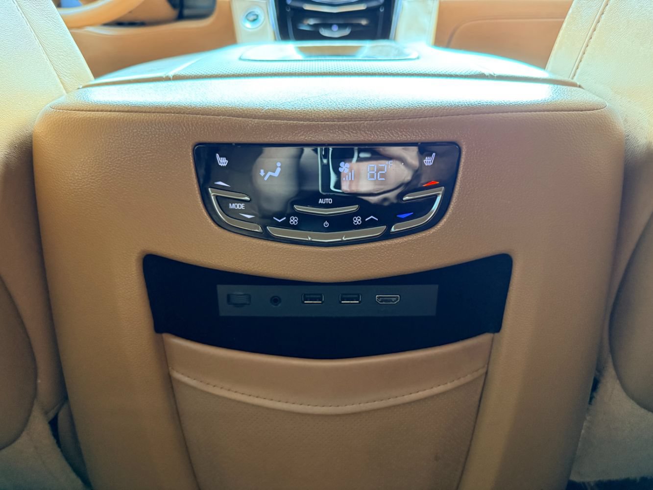 Used 2017 Cadillac Escalade Platinum AWD/4WD image 28