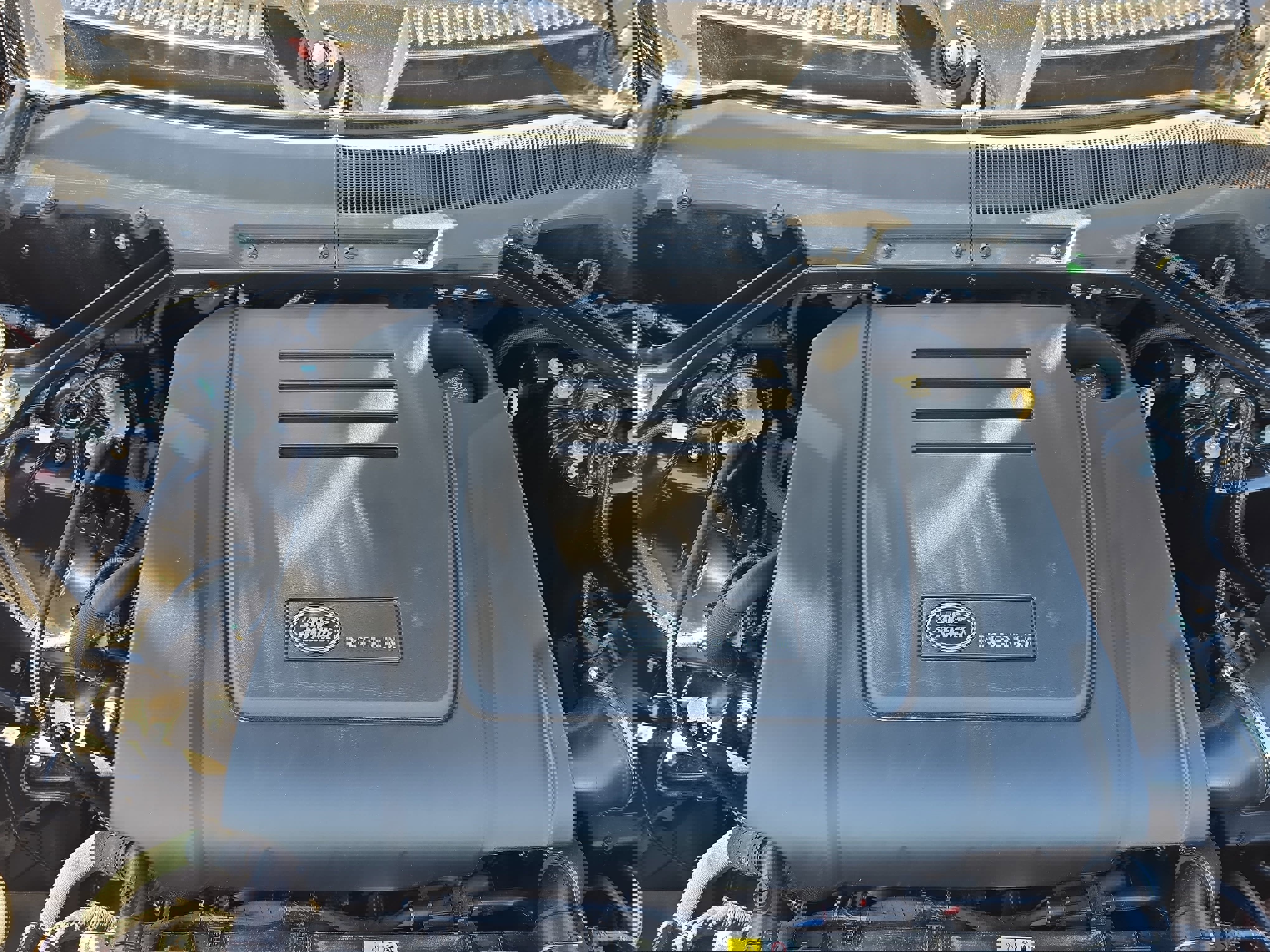 Used 2025 Land Rover Defender 110 S image 30