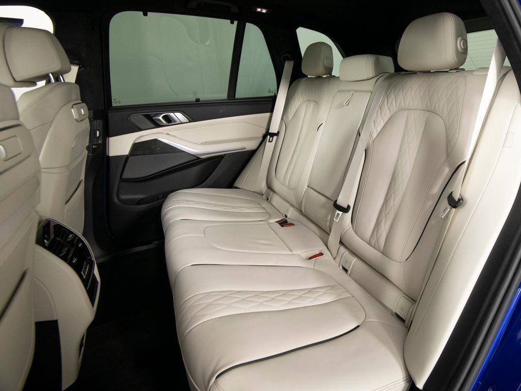 Used 2024 BMW X5 M60i image 38