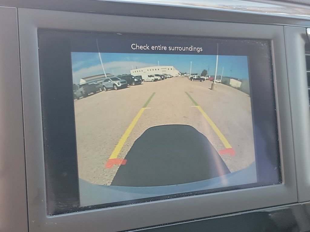 Used 2019 Chrysler Pacifica Touring-L FWD image 28