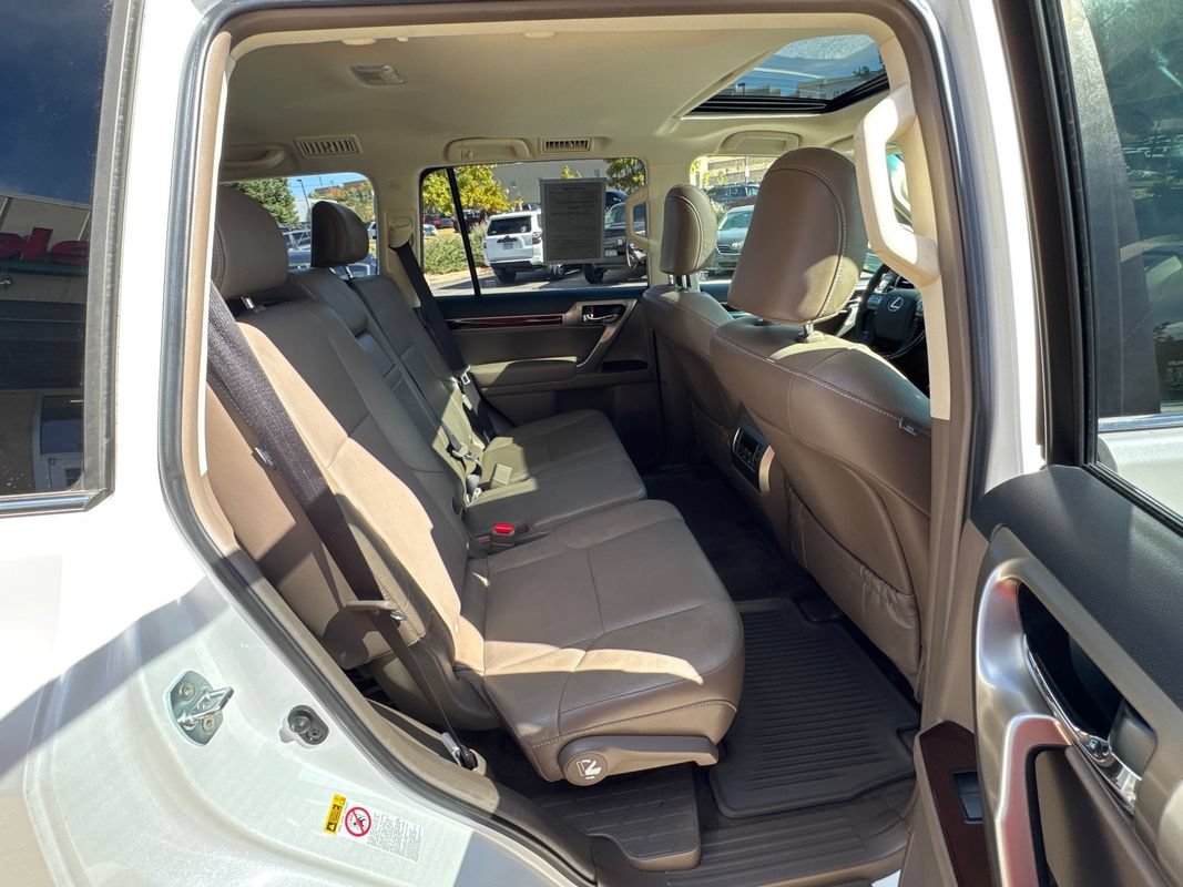 Used 2018 Lexus GX 460 Premium w/ Premium Package AWD/4WD image 23