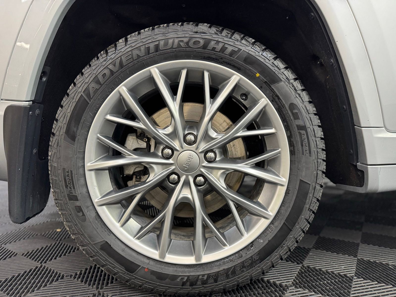 Used 2023 Jeep Grand Cherokee L Summit w/ Advanced Protech Group IV image 9