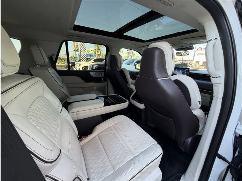 Used 2022 Lincoln Navigator Black Label AWD/4WD image 31