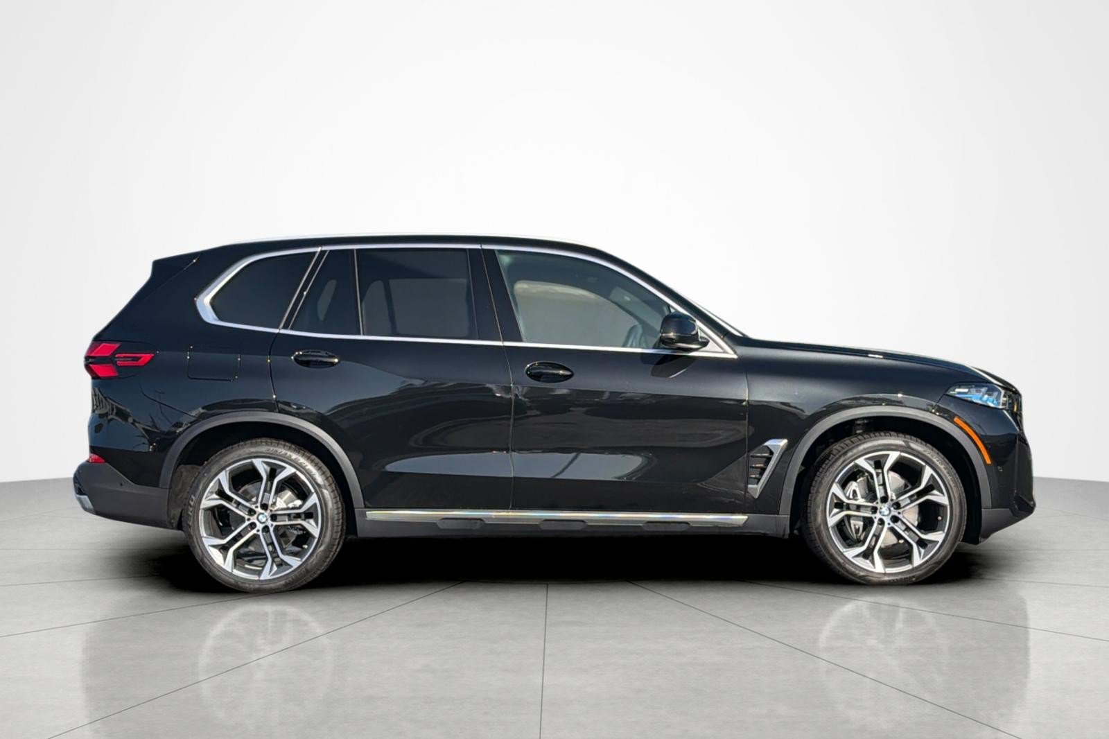 New 2026 BMW X5 xDrive40i w/ Climate Comfort Package AWD/4WD image 6