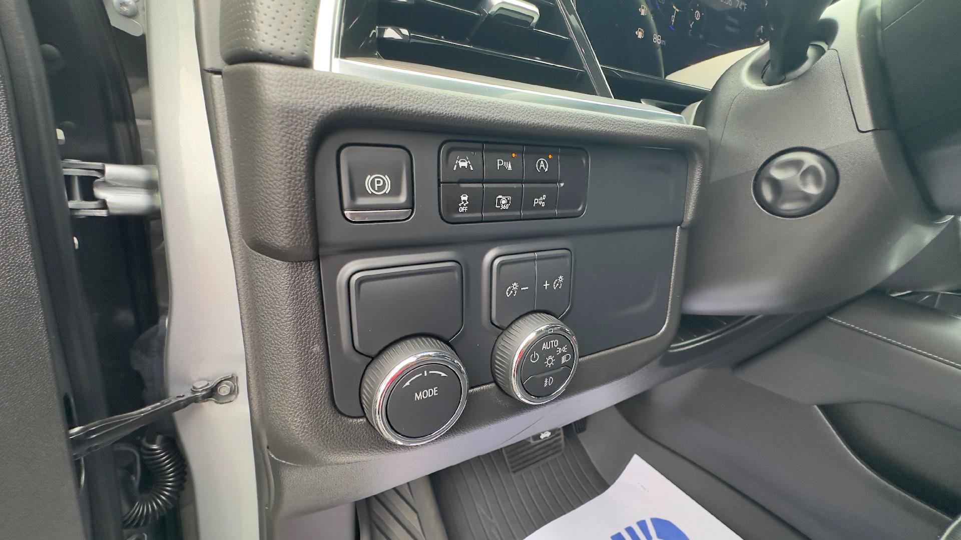 Used 2025 Chevrolet Tahoe Premier RWD image 10