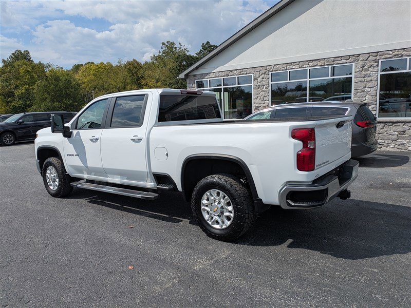 Used 2023 Chevrolet Silverado 2500 LT w/ Convenience Package image 4