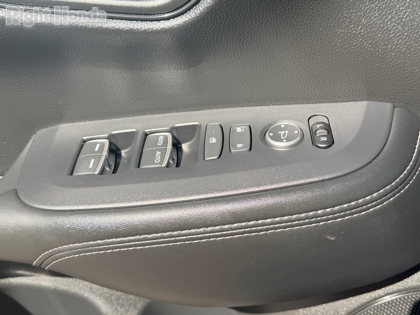 Certified 2025 Honda HR-V EX-L image 18